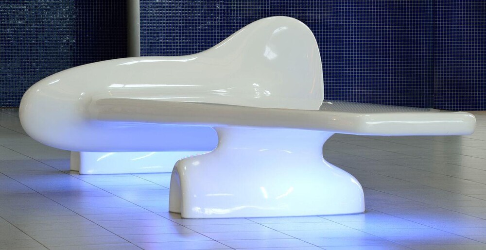 foto Tjep airplane shaped bench