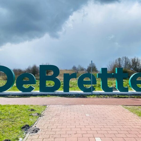 Giant 3D letters De Bretten