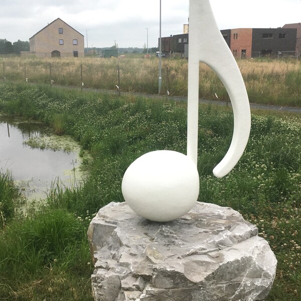 Giant musical note