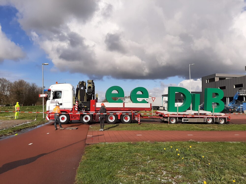 Grote kunststof 3D letters voor natuurgebied De Bretten in Amsterdam Sloterdijk West.