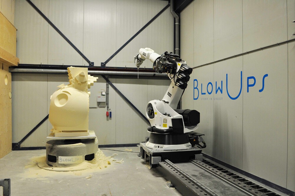 Robotfrees KUKA voor productie 3D objecten bij Blowups Reclame Objecten.