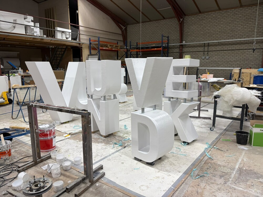Groot formaat 3D geprinte letters