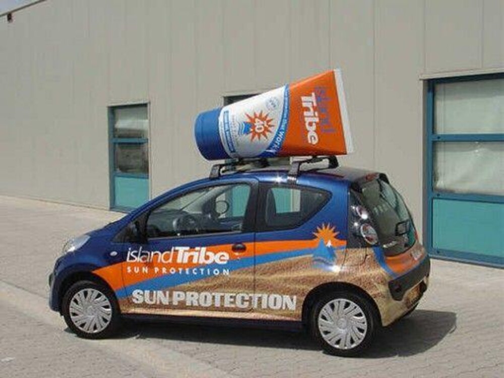 Autoreclame - In opdracht van Islandtribe realiseerde Blowups een tube op de promotieauto.