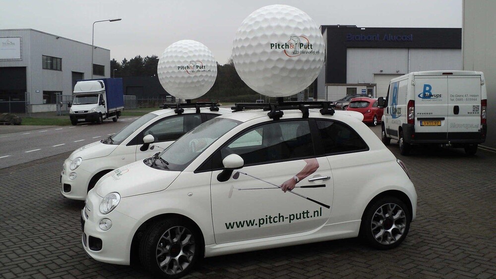 Autoreclame - Voor Pitch & Putt realiseerde Blowups reclame op de auto.