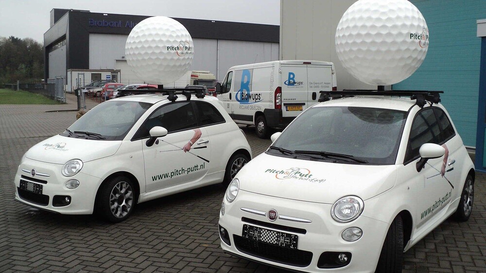 foto Car advertising golf ball