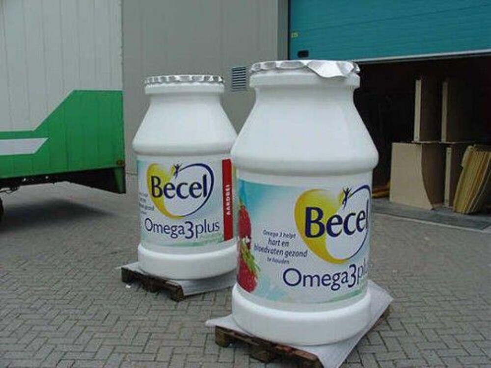 Blow ups - Het vergroten van Becel Omega3 Plus flesjes tot Blow ups
