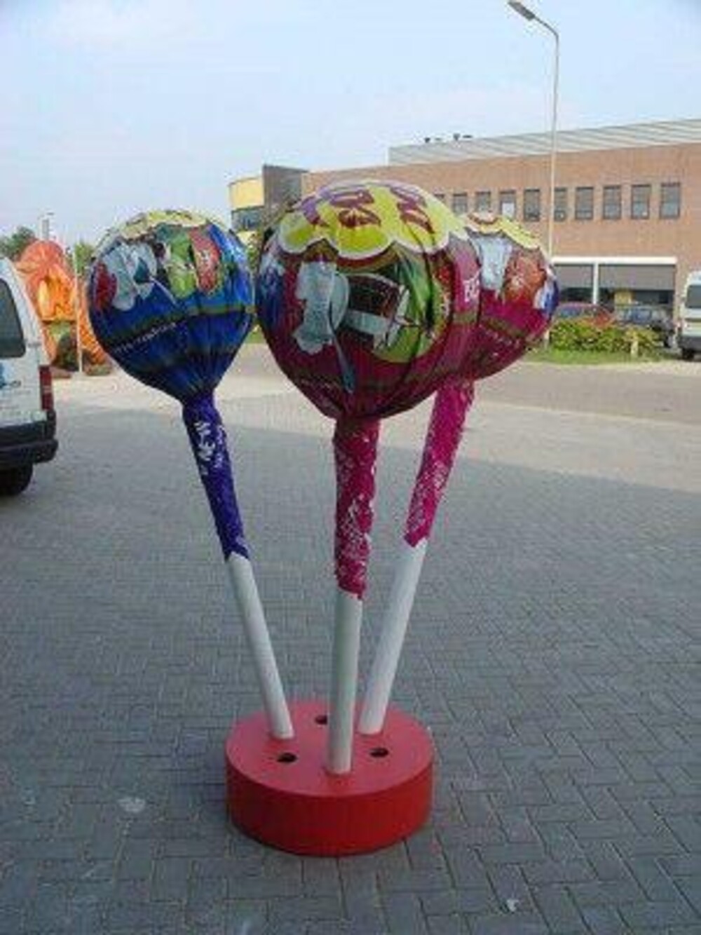 Blow Ups - In opdracht van Gielissen realiseerde Blowups deze vergrote Chupa Chups