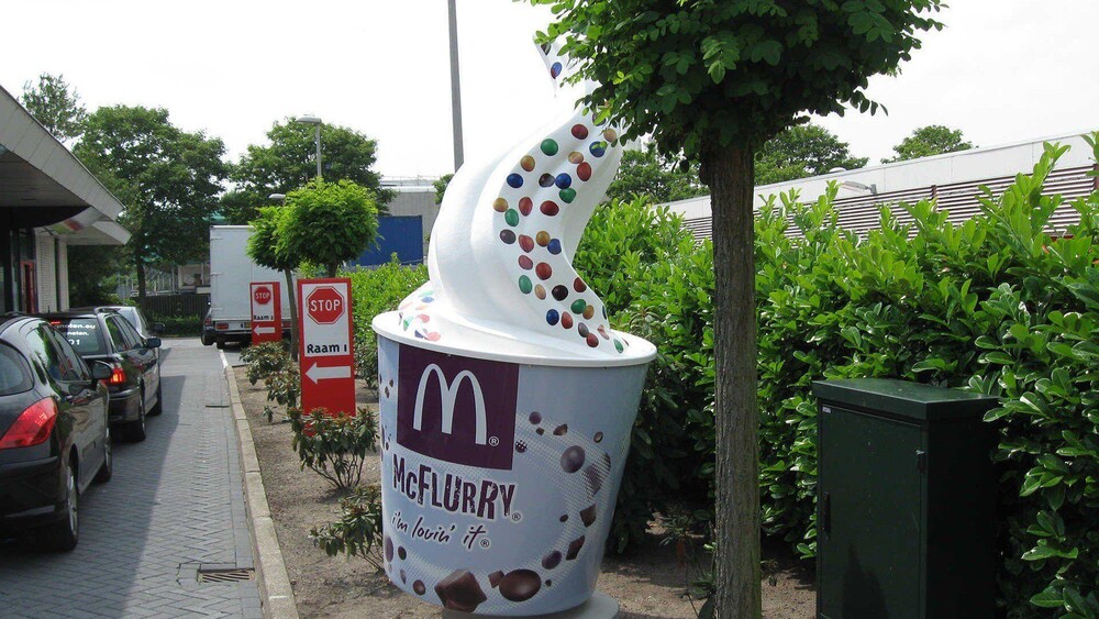 Blow Ups - Voor McDonalds realiseerden Blowups enkele McFlurry displays.
