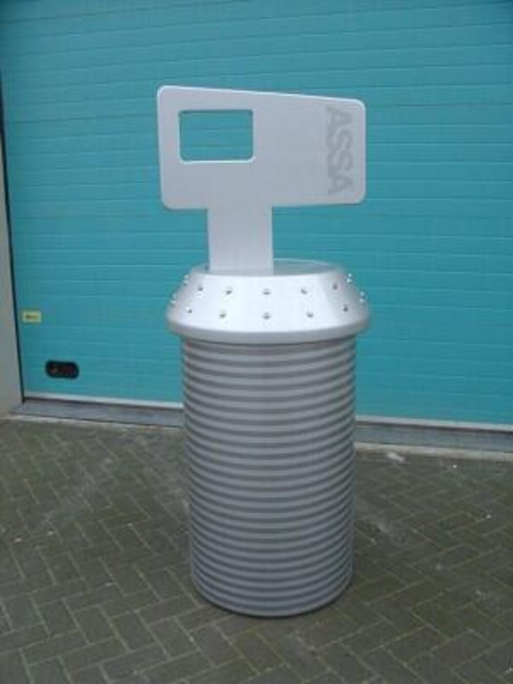 Blow Ups - Blowups maakte voor Promoduktes een vergroot cilinderslot van Assa Abloy.