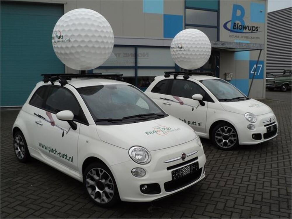 Golfbal als autodakreclame.