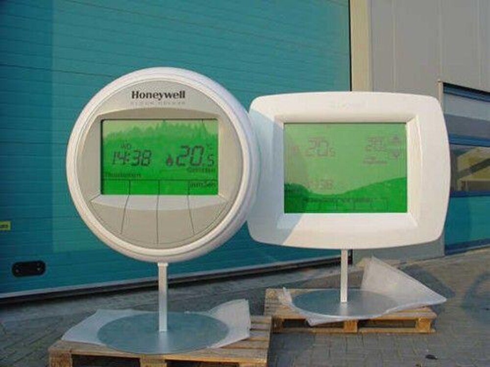 Displays - In opdracht van Honeywell maakte Blowups twee vergrote thermostaten.