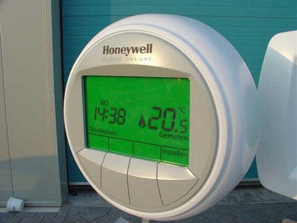 Displays - In opdracht van Honeywell maakte Blowups twee vergrote thermostaten.