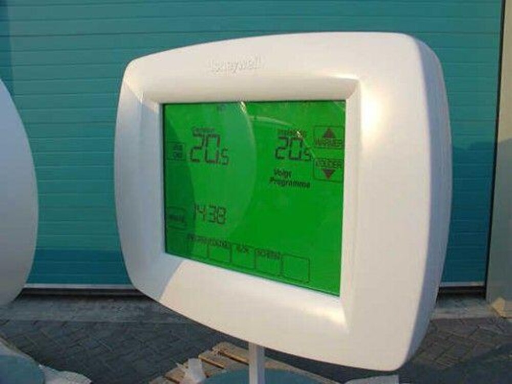 Displays - In opdracht van Honeywell maakte Blowups twee vergrote thermostaten.