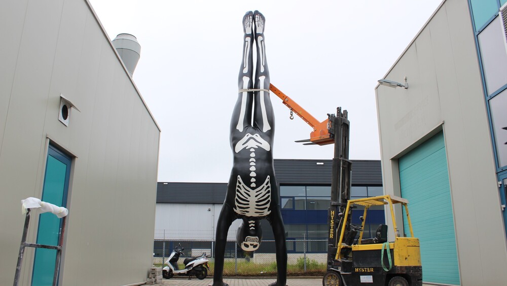 Large polyester statue by designer Florentijn Hofman. Produced for NEMO museum in Amsterdam.