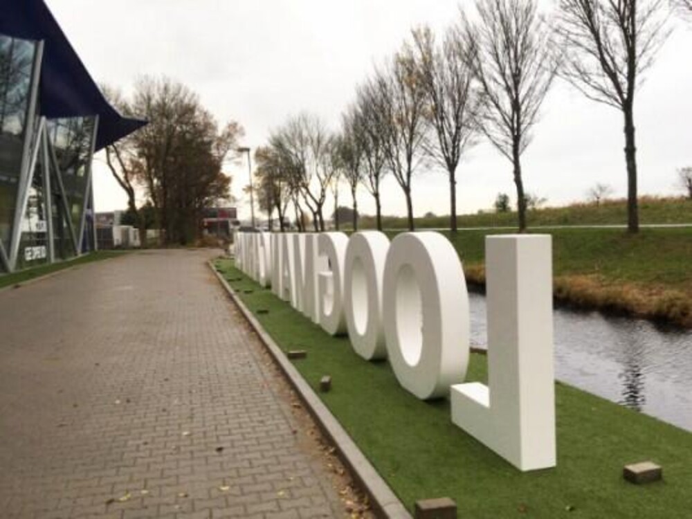 Grote 3D letters voor de nieuwe vestiging van Loogman Carwash in Heerhugowaard