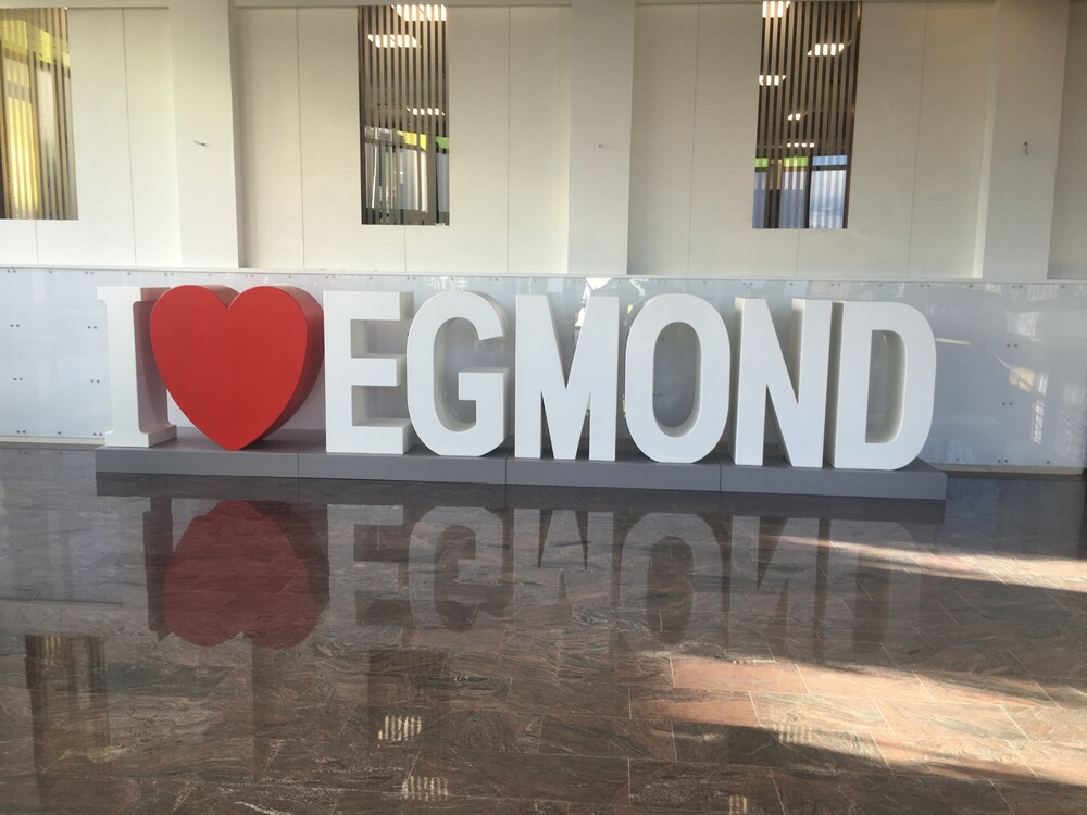 foto Grote letters I love Egmond voor Hotel Zuiderduin