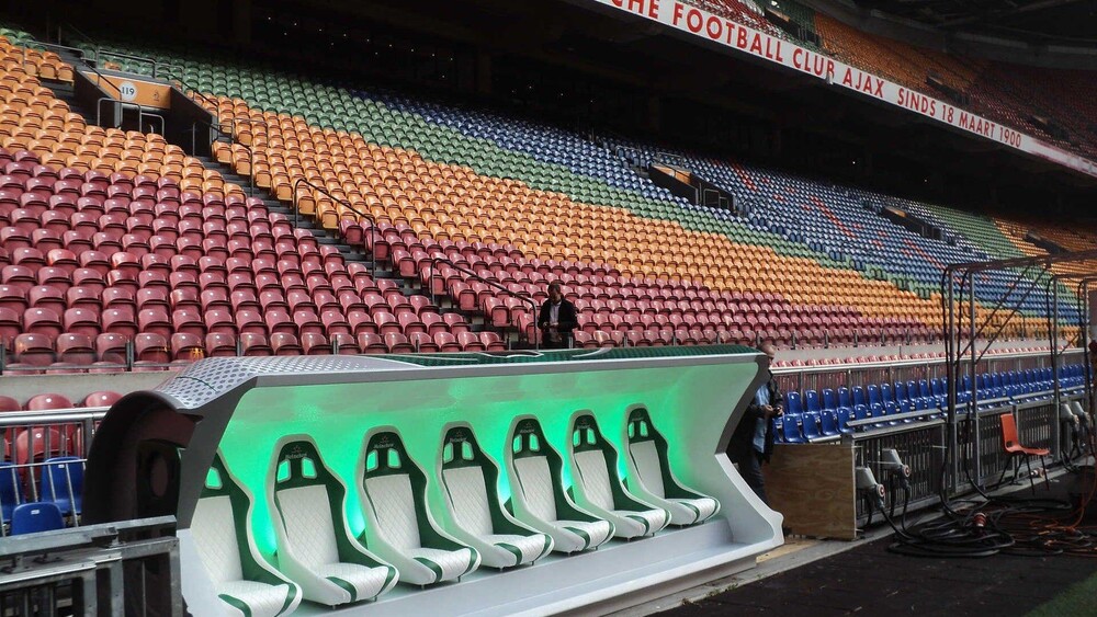 Interieur Objecten - In opdracht van Gielissen realiseerde Blowups deze Heineken dug-out.