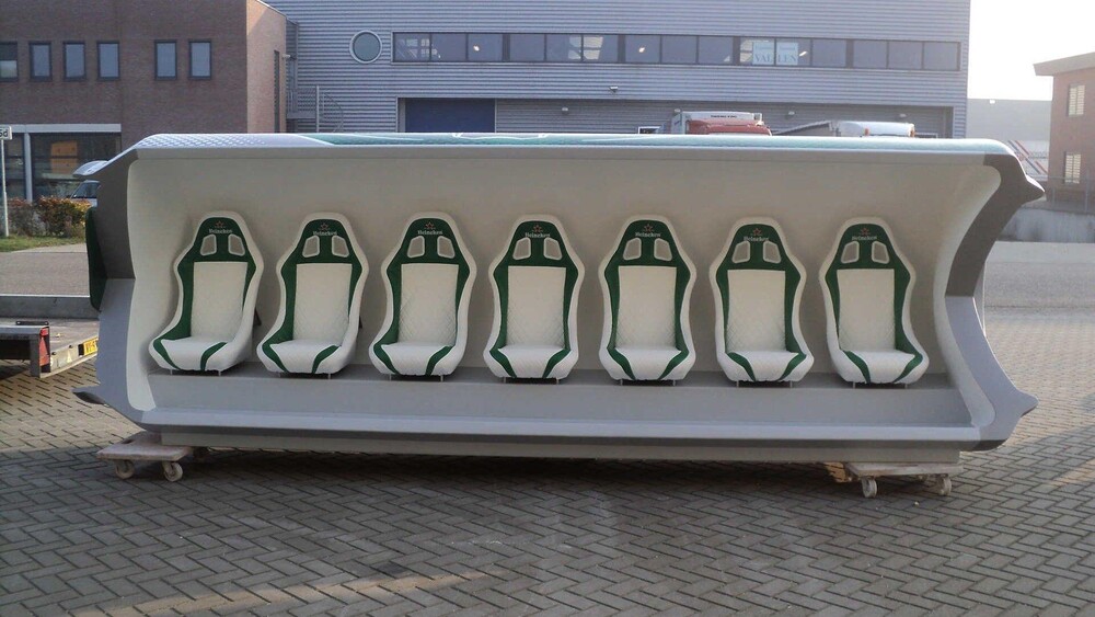 Interieur Objecten - In opdracht van Gielissen realiseerde Blowups deze Heineken dug-out.