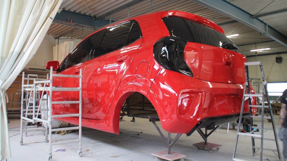 Blowups built a giant KIA Picanto for KIA NL.