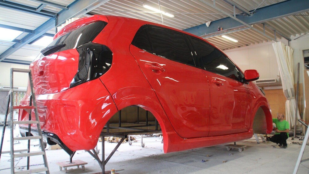 Blowups built a giant KIA Picanto for KIA NL.