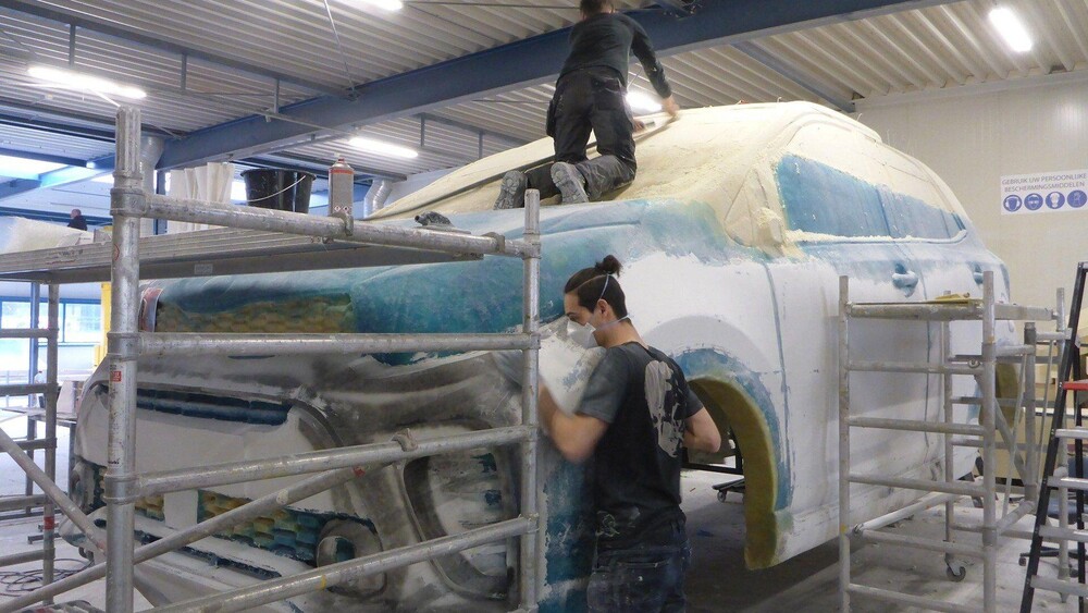 Blowups built a giant KIA Picanto for KIA NL.