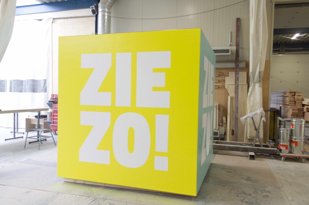 Grote speelkubus op maat gemaakt voor ZIEZO! Maastricht.