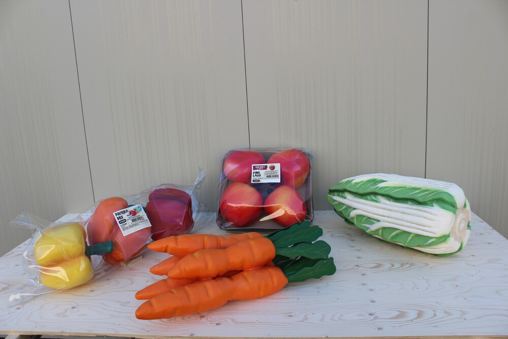 Kunststof groenten en fruit handgemaakt voor Jumbo.