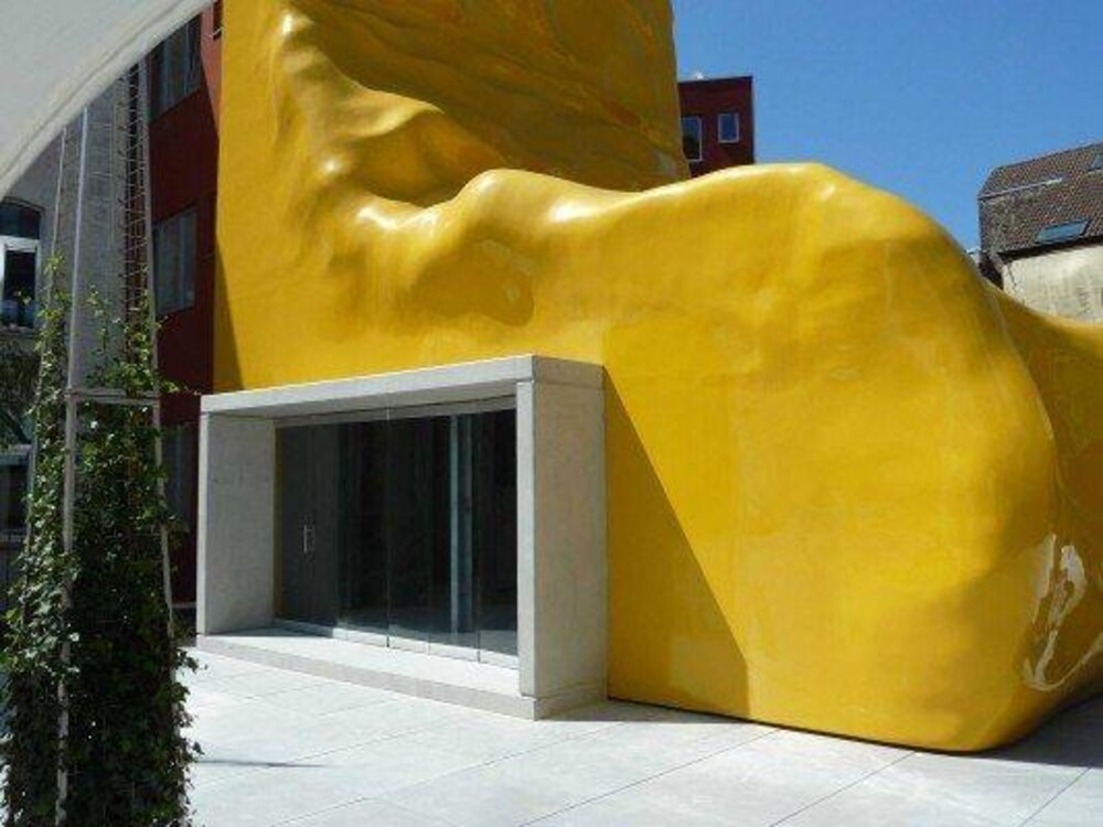 Blowups produced this huge sculpture for artist Nick Ervinck 