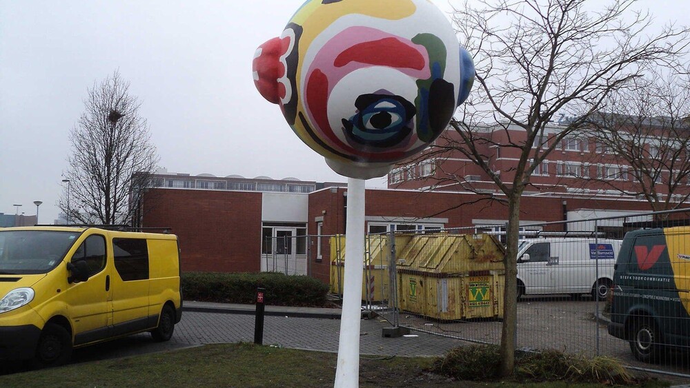 Kunstwerken - Dit polyester oog werd gerealiseerd voor Menno Baars door Blowups.