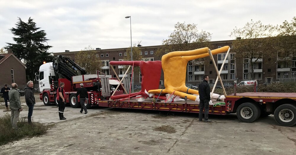 Uitvergroting, 4,5 meter hoog, stoel Maarten Baas. Locatie De Bakermat Eindhoven, opdrachtgever SDK Vastgoed. Productie Blowups Heijen.