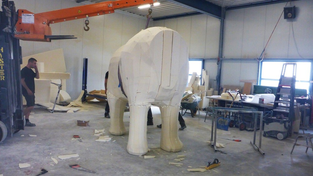 Blowups vervaardigde een polyester olifant voor het Rotterdamse filiaal van Hudson's Bay. De eyecatcher staat op de derde verdieping van het filiaal. Blowups droeg ook zorg voor het transport en de plaatsing van de enorme olifant.