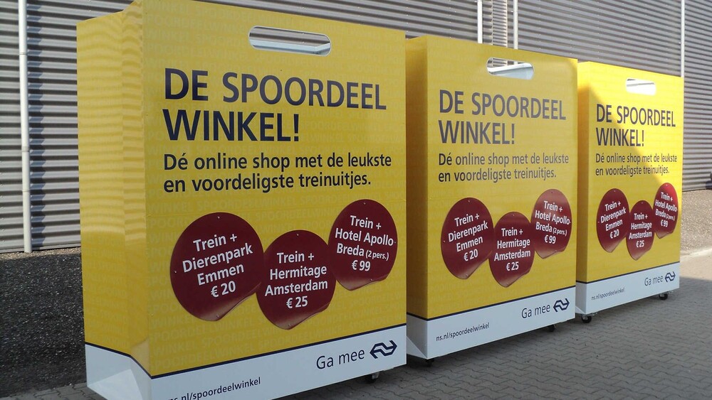 POS Point Of Sale - Voor Van Wanten Etcetera maakte Blowups NS Spoordeelwinkel points of sale.