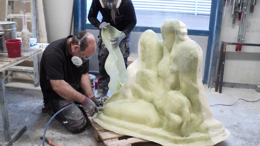 Replica winnende zandsculptuur EK Zandsculpturen Zandvoort. Het kunstwerk is gescand, de bestanden zijn bewerkt en vervolgens heeft Blowups een polyester kopie van het beeld gemaakt.