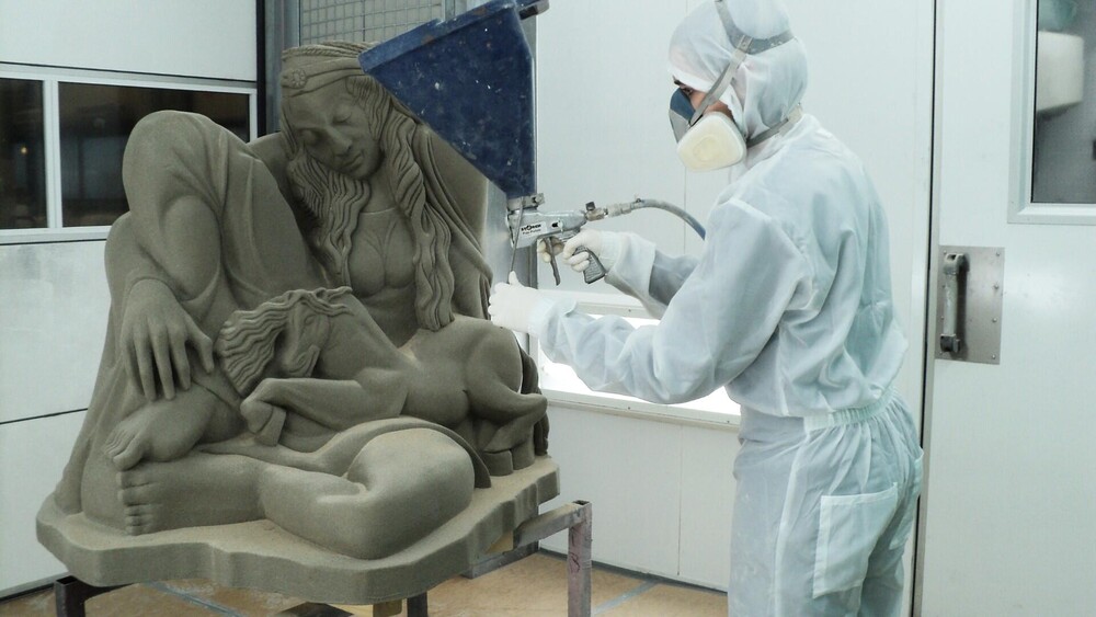 Replica winnende zandsculptuur EK Zandsculpturen Zandvoort. Het kunstwerk is gescand, de bestanden zijn bewerkt en vervolgens heeft Blowups een polyester kopie van het beeld gemaakt.