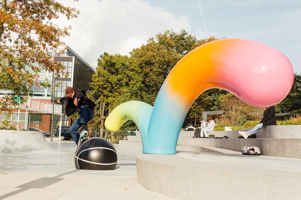 The Bounce polyester 3D kunstwerk van street artist Ruben Sanchez. Voor het skatepark van Nike in Hilversum.