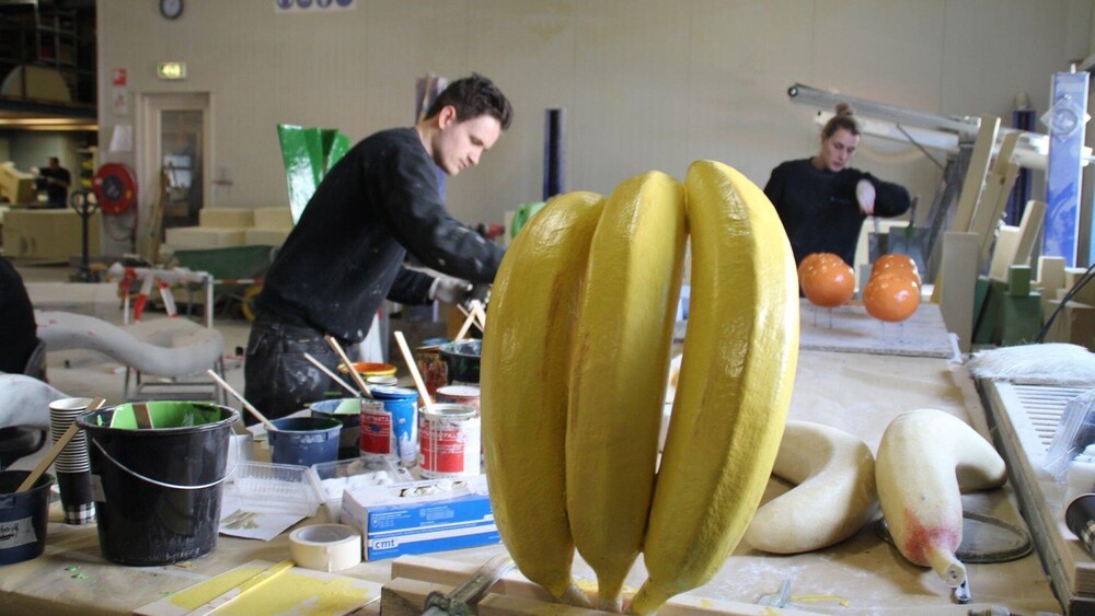 Uitvergroting, blowup, van winkelwagen Jumbo supermarkten. Blowups vervaardigde het fruit en de groenten in de grote winkelwagen. De ingrediënten werden op 275% met de hand geshaped door de creatieve talenten bij Blowups en levensecht gedecoreerd.