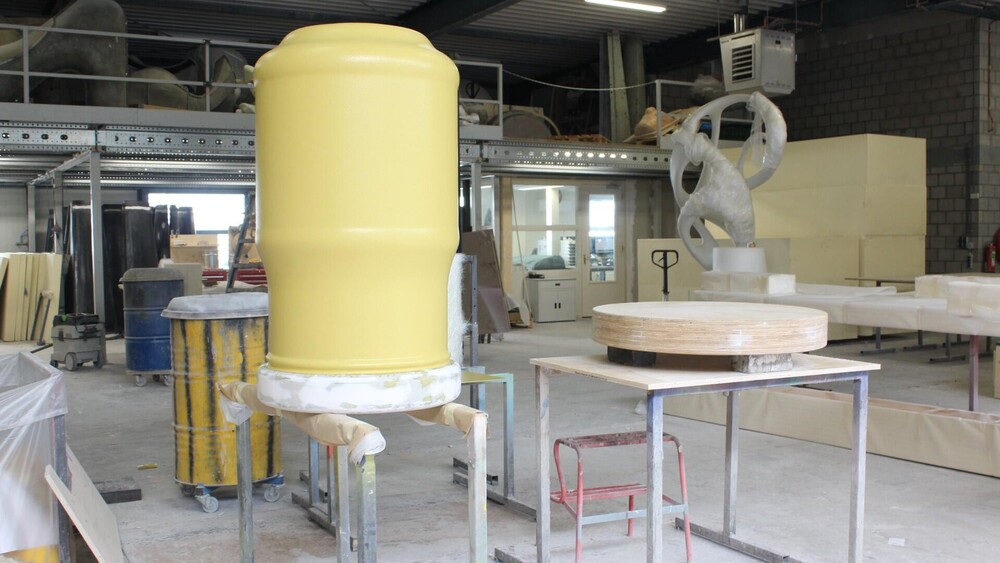 grote mosterdpot solid blowup voor productpresentaties op beurzen of in winkels