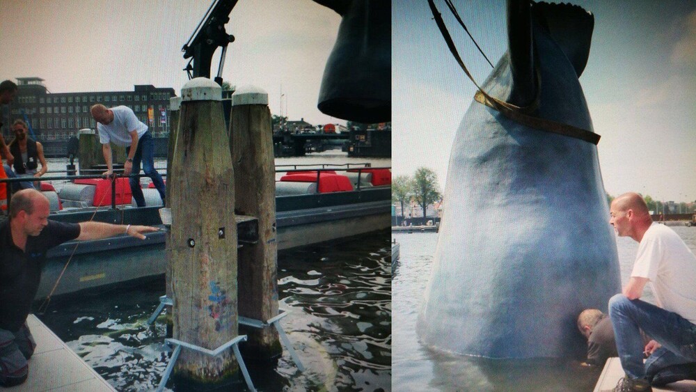 Walvisstaart IJ Amsterdam voor Het Scheepvaartmuseum in Amsterdam. Blowups mocht de staart van de walvis maken en plaatsen. De walvisstaart dient als eyecatcher voor de Walvisweken van Het Scheepvaartmuseum.