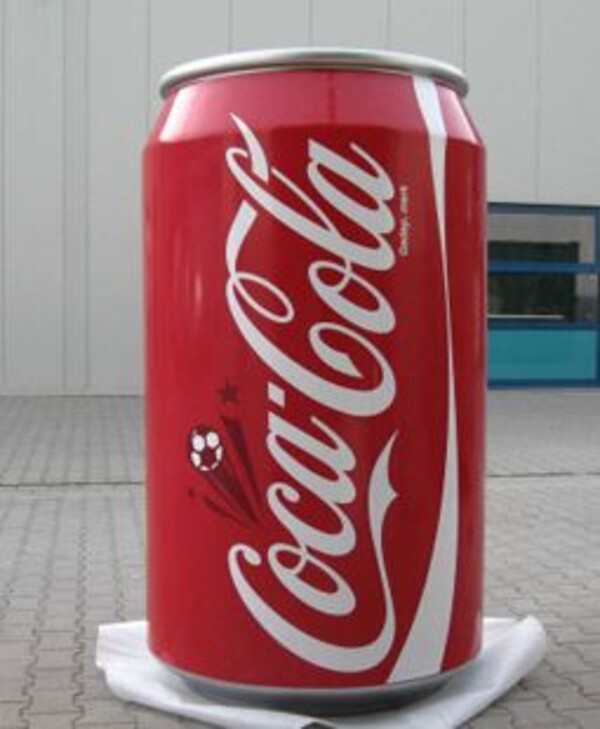 Merkbeleving van Coca Cola voor promotie op festivals.