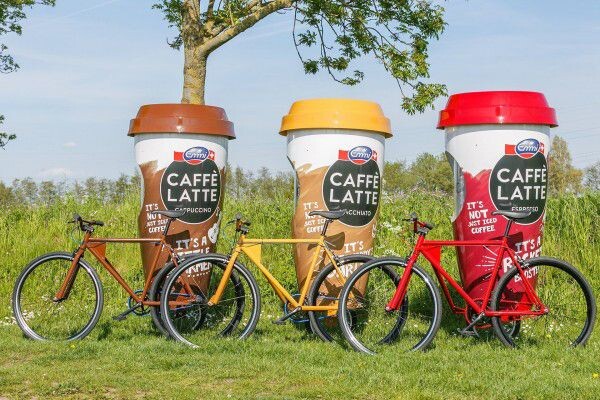 Caffé Latte rijdende reclameobjecten