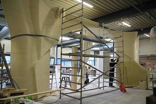 Horeca interieurbouw project Holland Casino Amsterdam West. Het Blowups team interieurbouw horeca vervaardigde een unieke bar wand voor het casino.