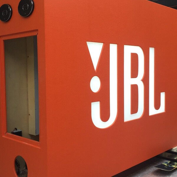XL JBL soundsystem