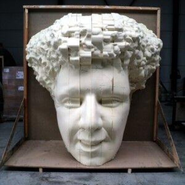 Giant 3D head Jochem Myjer