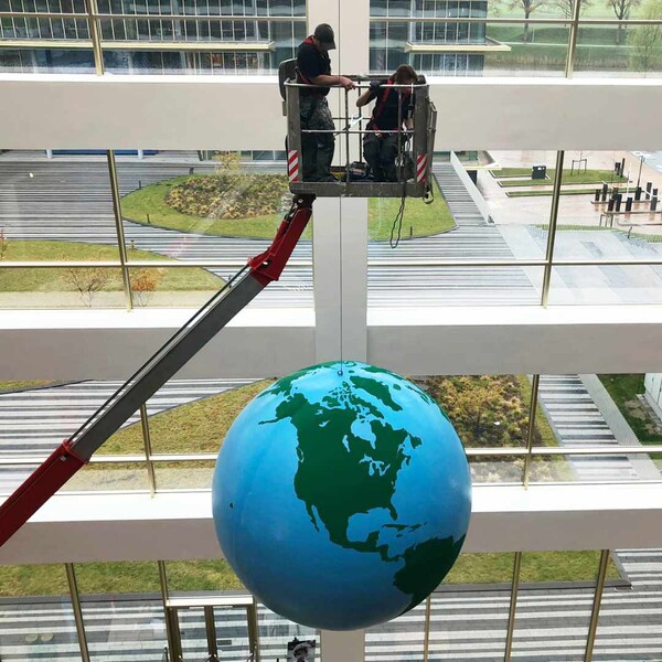 Grote globe van 3 meter
