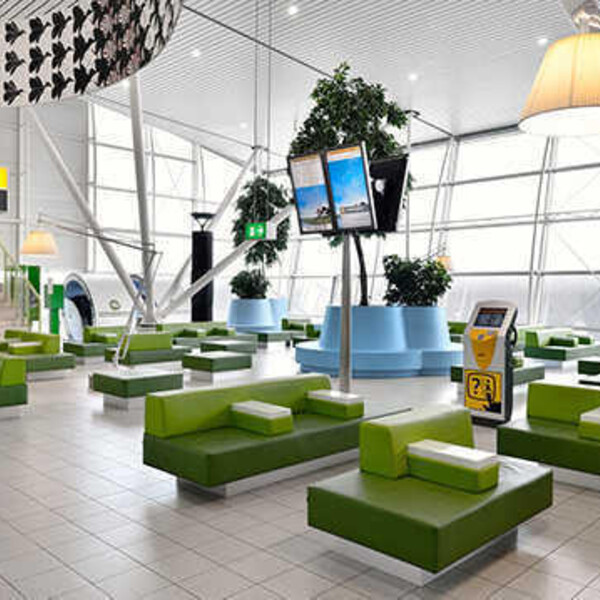 Tjep benches airport Schiphol