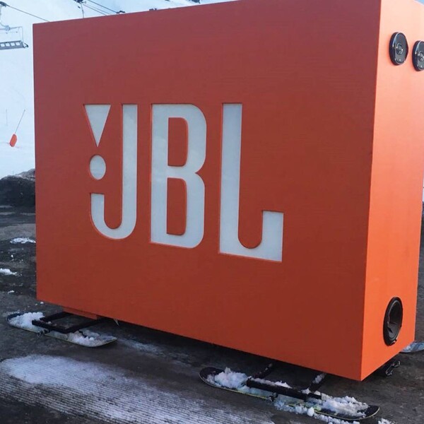 Merkbeleving op grote hoogte: Blowup voor JBL’s Snow Party in Val Thorens