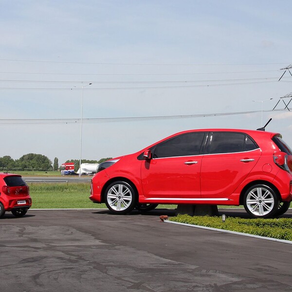 Blowups bouwde nieuwe Giant Kia Picanto langs de A2