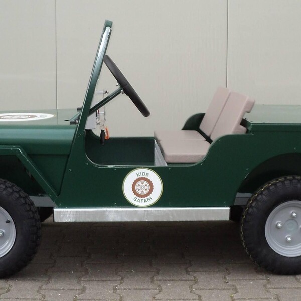 Mini replica jeeps for kids