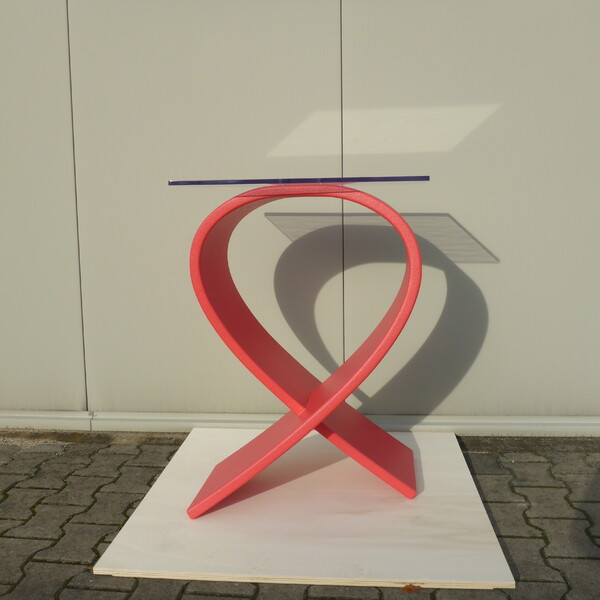 Red Ribbon Logo Tisch