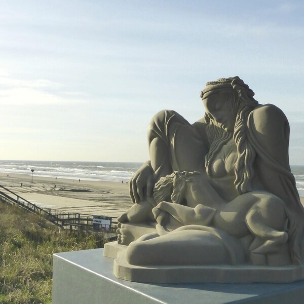 Replica sand sculpture Zandvoort